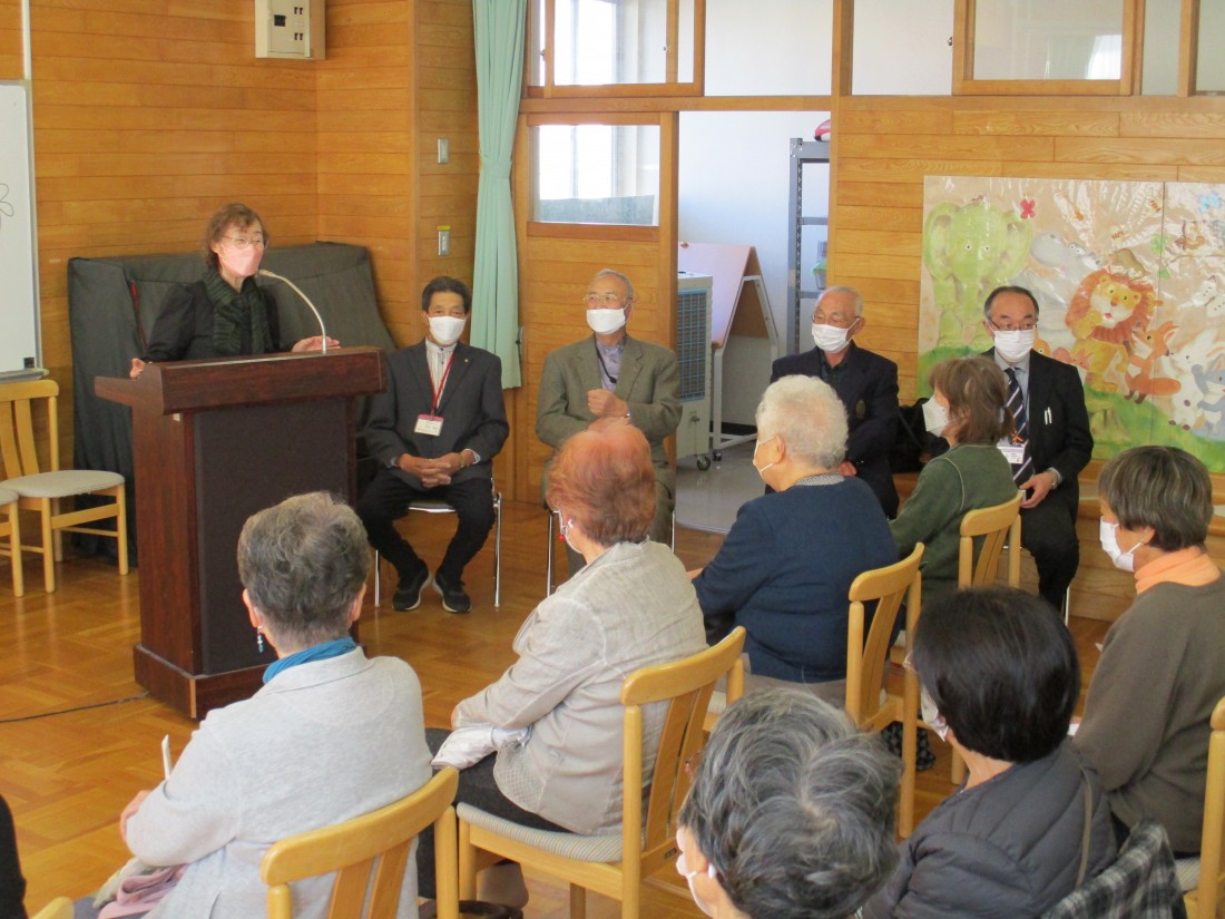 東白石地区福祉のまち推進センター事務局長の挨拶の様子